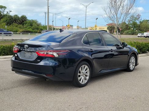 Used 2021 Toyota Camry LE w/ Convenience Package image 4