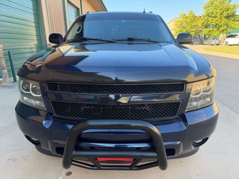 Used 2010 Chevrolet Avalanche LT w/ Regional Value Package image 3