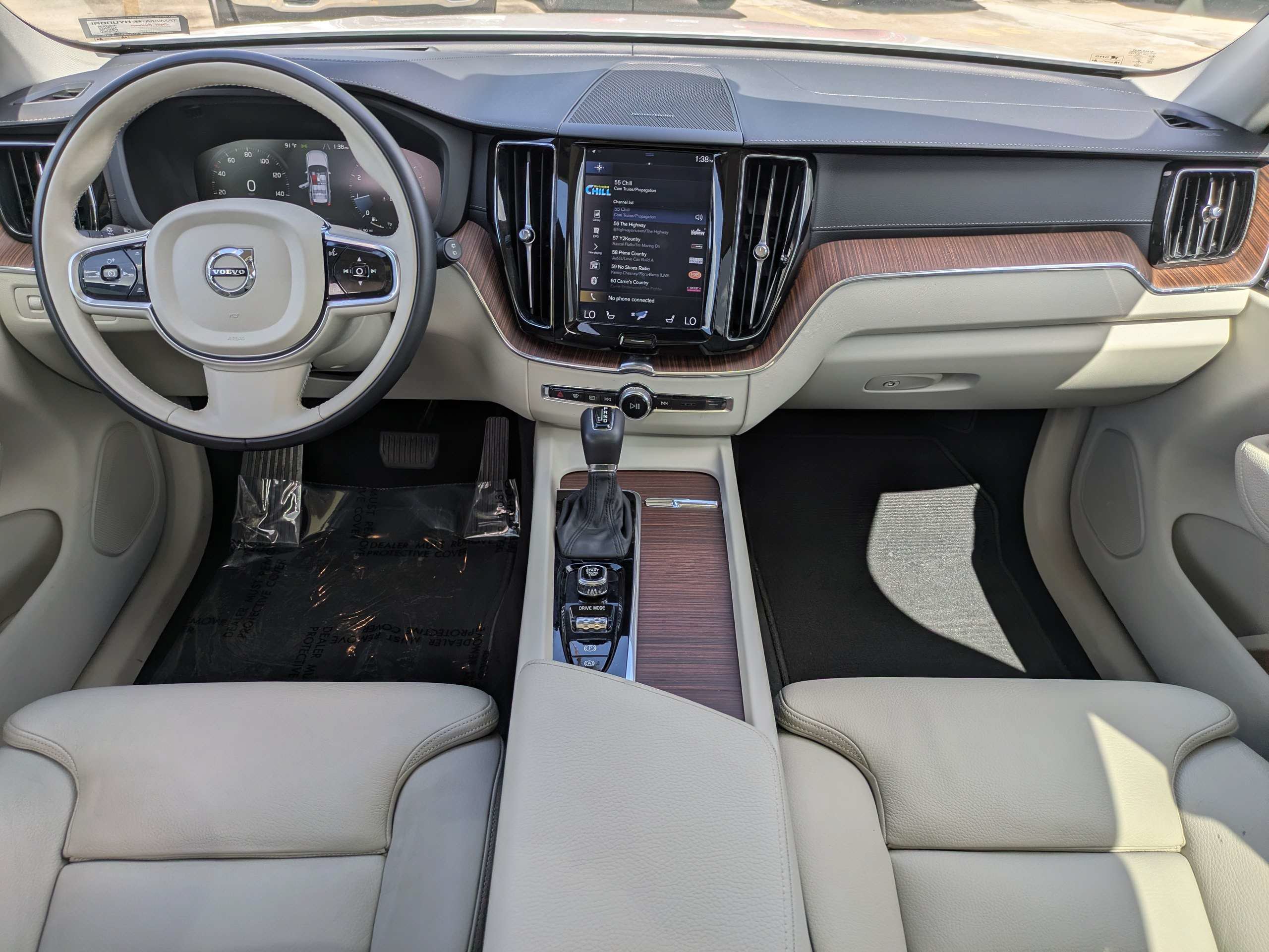 Used 2019 Volvo XC60 T5 Inscription w/ Protection Package AWD/4WD image 14