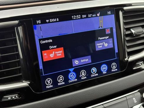 Used 2017 Chrysler Pacifica Touring-L image 27