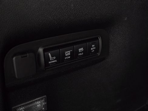 Used 2019 Ford Explorer Platinum image 23