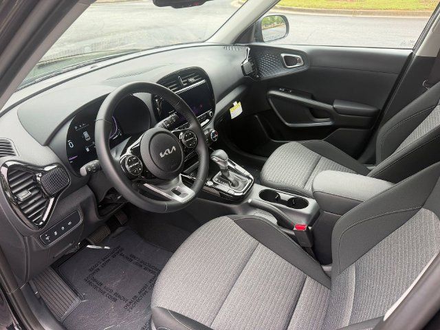 Certified 2025 Kia Soul EX FWD image 13