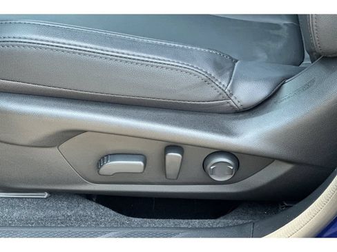 Used 2026 Subaru Outback Premium AWD/4WD image 13