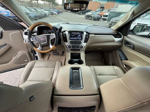 Used 2017 GMC Yukon XL SLT w/ Open Road Package image 21