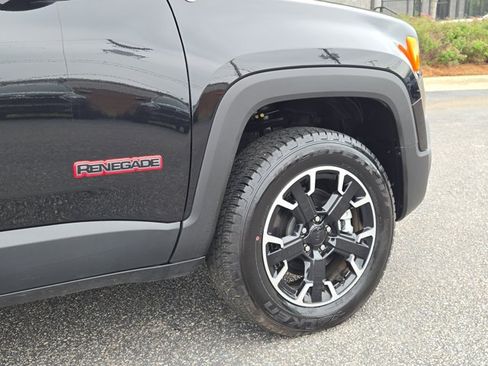 Used 2023 Jeep Renegade Trailhawk AWD/4WD image 20