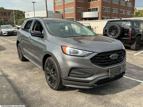 Used 2022 Ford Edge SE w/ Black Appearance Package AWD/4WD image 5