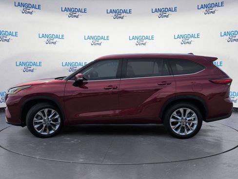 Used 2023 Toyota Highlander Limited FWD image 10