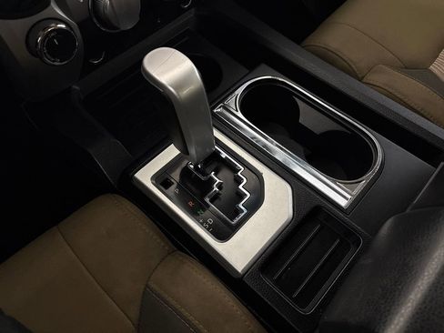 Used 2015 Toyota Tundra SR5 w/ SR5 Upgrade Package image 27