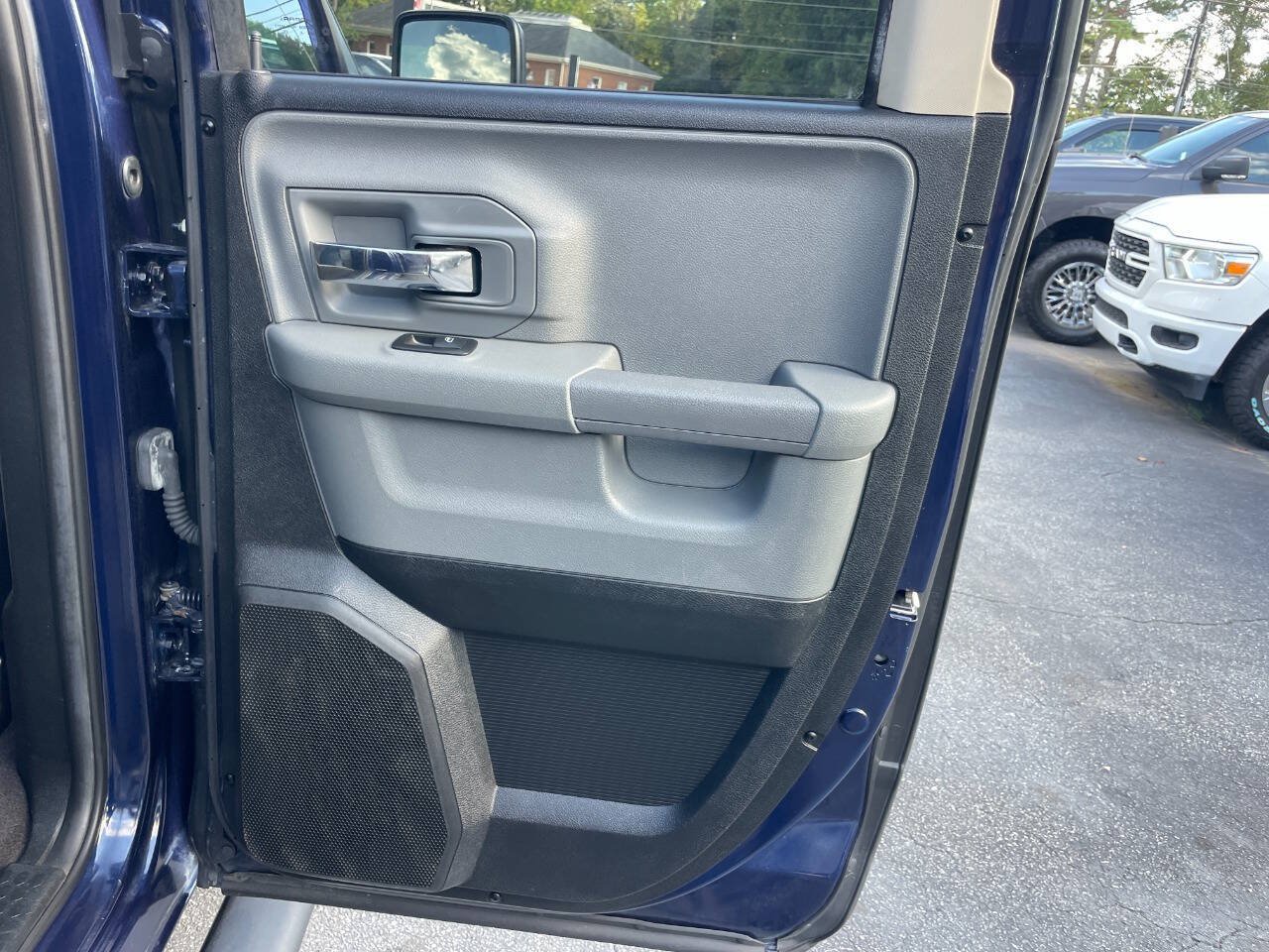 Used 2014 RAM 1500 Outdoorsman AWD/4WD image 23