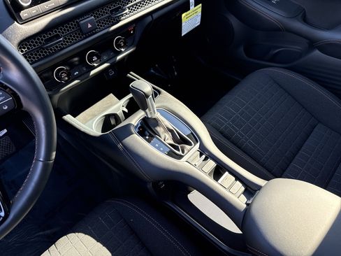 Used 2025 Honda HR-V Sport image 26