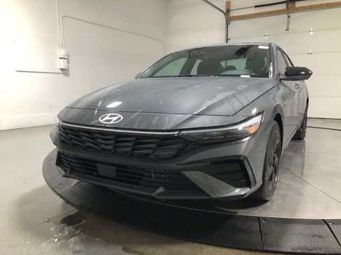 New 2026 Hyundai Elantra SEL Sport Premium FWD image 3