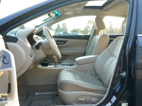 Used 2014 Nissan Altima 2.5 SL w/ Technology Package FWD image 22