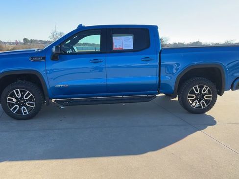 Used 2024 GMC Sierra 1500 AT4 w/ Technology Package image 6