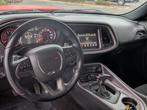 Used 2019 Dodge Challenger R/T image 19