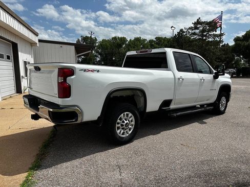 Used 2024 Chevrolet Silverado 2500 LT w/ Convenience Package AWD/4WD image 6