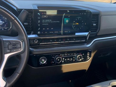 Used 2024 Chevrolet Silverado 1500 RST w/ Z71 Off-Road Package image 6