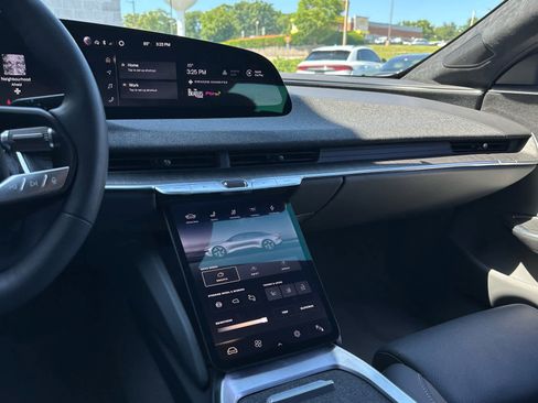 Used 2024 Lucid Air Touring AWD/4WD image 15