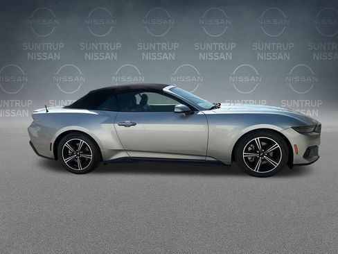 Used 2025 Ford Mustang Premium RWD image 36