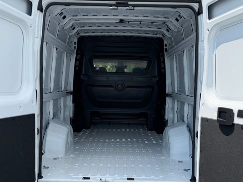 New 2026 RAM ProMaster 3500 w/ Crew Van Package FWD image 16