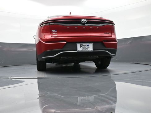 Used 2023 Toyota Crown Limited w/ Advanced Technology Package image 30