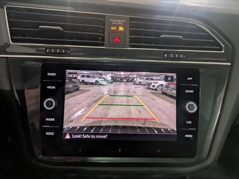 Used 2024 Volkswagen Tiguan SE R-Line image 19