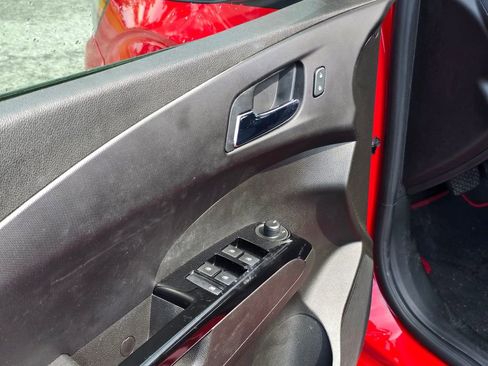 Certified 2020 Chevrolet Sonic LT FWD image 11