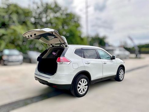 Used 2015 Nissan Rogue SL w/ SL Premium Package FWD image 11
