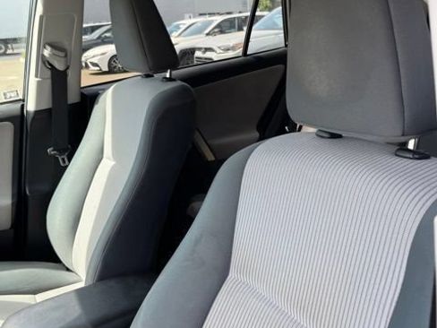 Used 2015 Toyota RAV4 LE FWD image 5