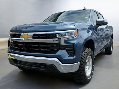Used 2024 Chevrolet Silverado 1500 LT image 11