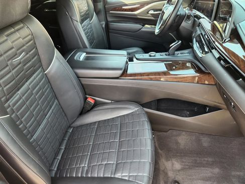 Used 2022 Cadillac Escalade Sport Platinum AWD/4WD image 9