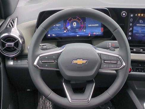 Used 2026 Chevrolet Equinox LT w/ Convenience Package II FWD image 14