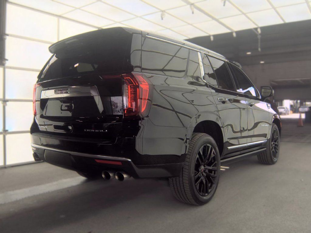 Used 2021 GMC Yukon Denali w/ Denali Premium Package RWD image 2
