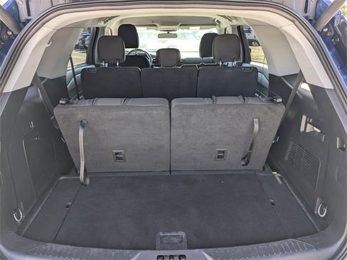 Used 2023 Ford Explorer XLT image 13