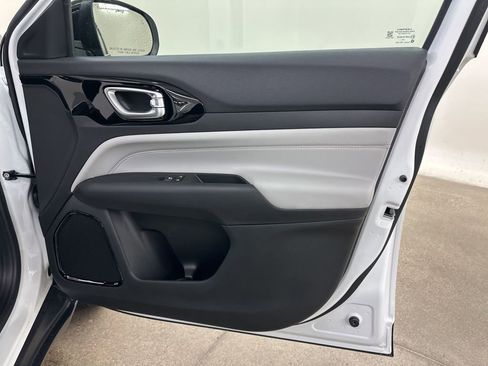 New 2026 Jeep Compass Limited AWD/4WD image 17