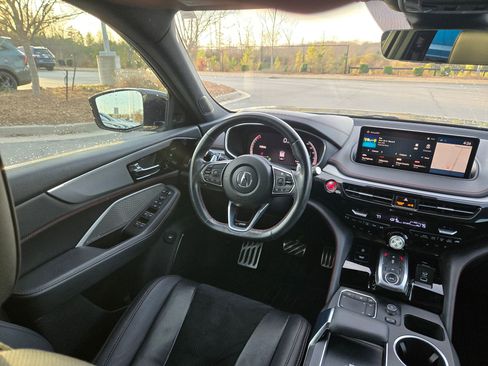 Used 2023 Acura MDX A-Spec image 9