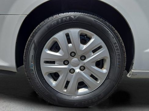Used 2019 Dodge Grand Caravan SE FWD image 22