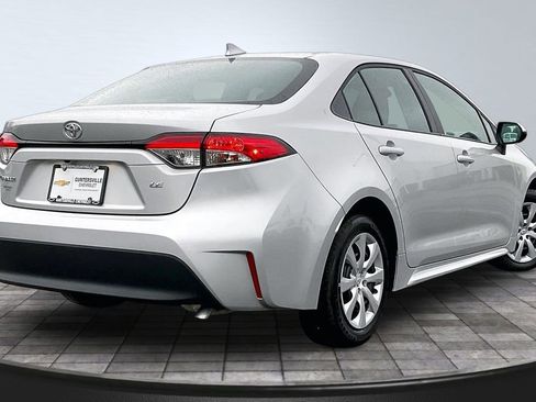 Used 2025 Toyota Corolla LE FWD image 2