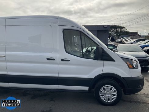 Used 2022 Ford E-Transit Medium Roof image 3