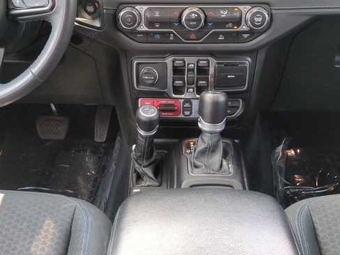 Used 2024 Jeep Wrangler Unlimited Rubicon 4xe AWD/4WD image 20