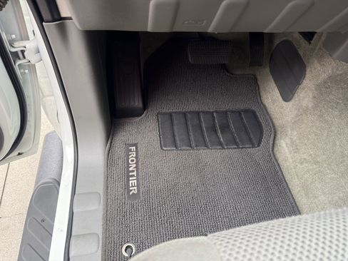 Used 2017 Nissan Frontier SV w/ SV Value Truck Package image 12