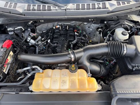 Used 2018 Ford F150 Platinum w/ Equipment Group 701A Luxury image 26