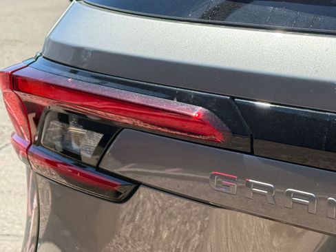 Used 2025 Toyota Grand Highlander FWD image 12