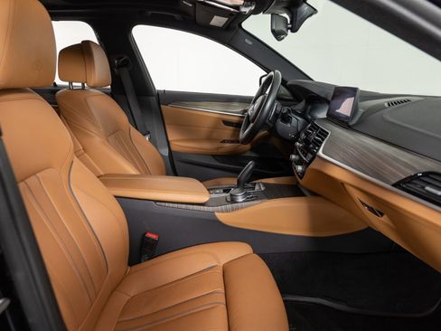 Used 2019 BMW M550i xDrive AWD/4WD image 27