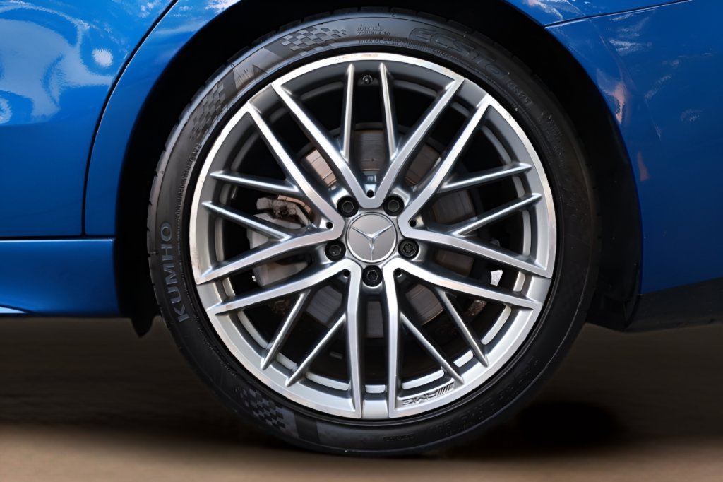 Used 2023 Mercedes-Benz C 43 AMG 4MATIC Sedan image 40