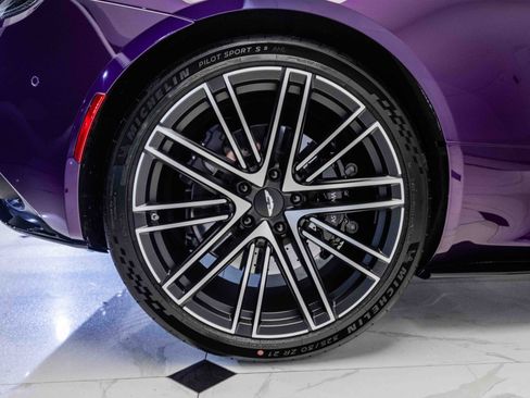 Used 2024 Aston Martin DB12 Coupe image 43