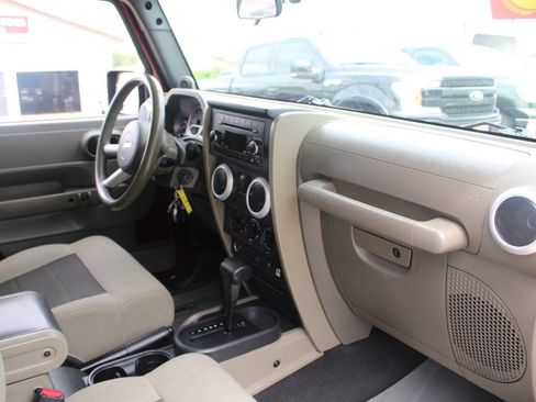 Used 2010 Jeep Wrangler Sahara w/ Trailer Tow Group AWD/4WD image 10