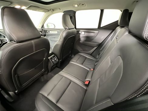 Certified 2025 Volvo XC40 B5 Plus image 25
