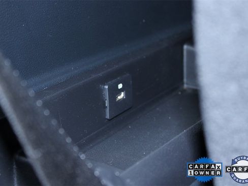 Used 2021 Ford Expedition XLT image 12