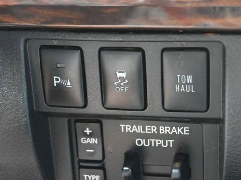 Used 2016 Toyota Tundra Limited w/ Limited Premium Package AWD/4WD image 13