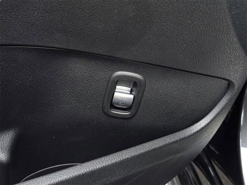 Used 2023 Mercedes-Benz C 300 Sedan image 16